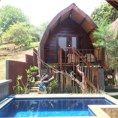 The Golden Ave Bungalow Hotel Gili Trawangan Exterior foto